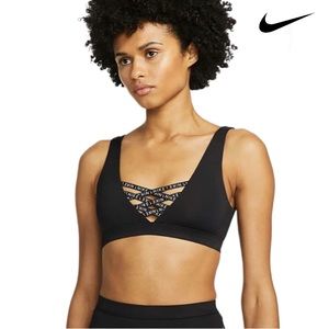 🆕 Nike Reversible Sneakerkini Top Sz L